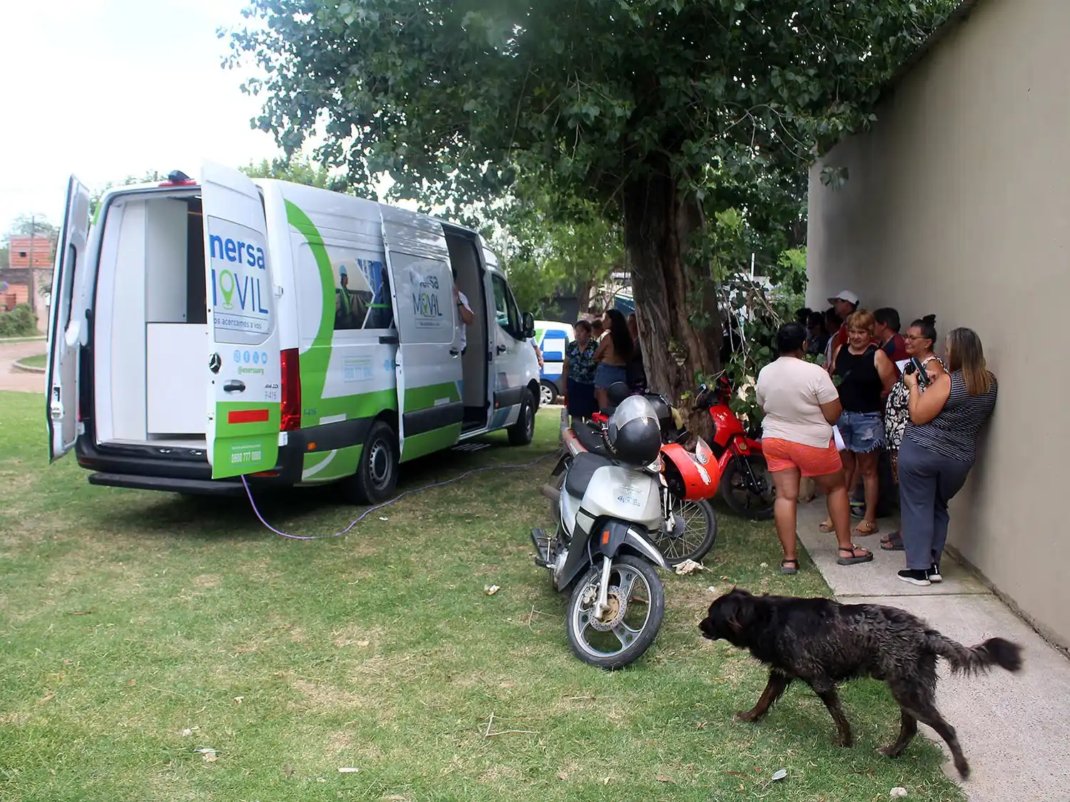 Imagen del operativo de Enersa Móvil en el NIDO.