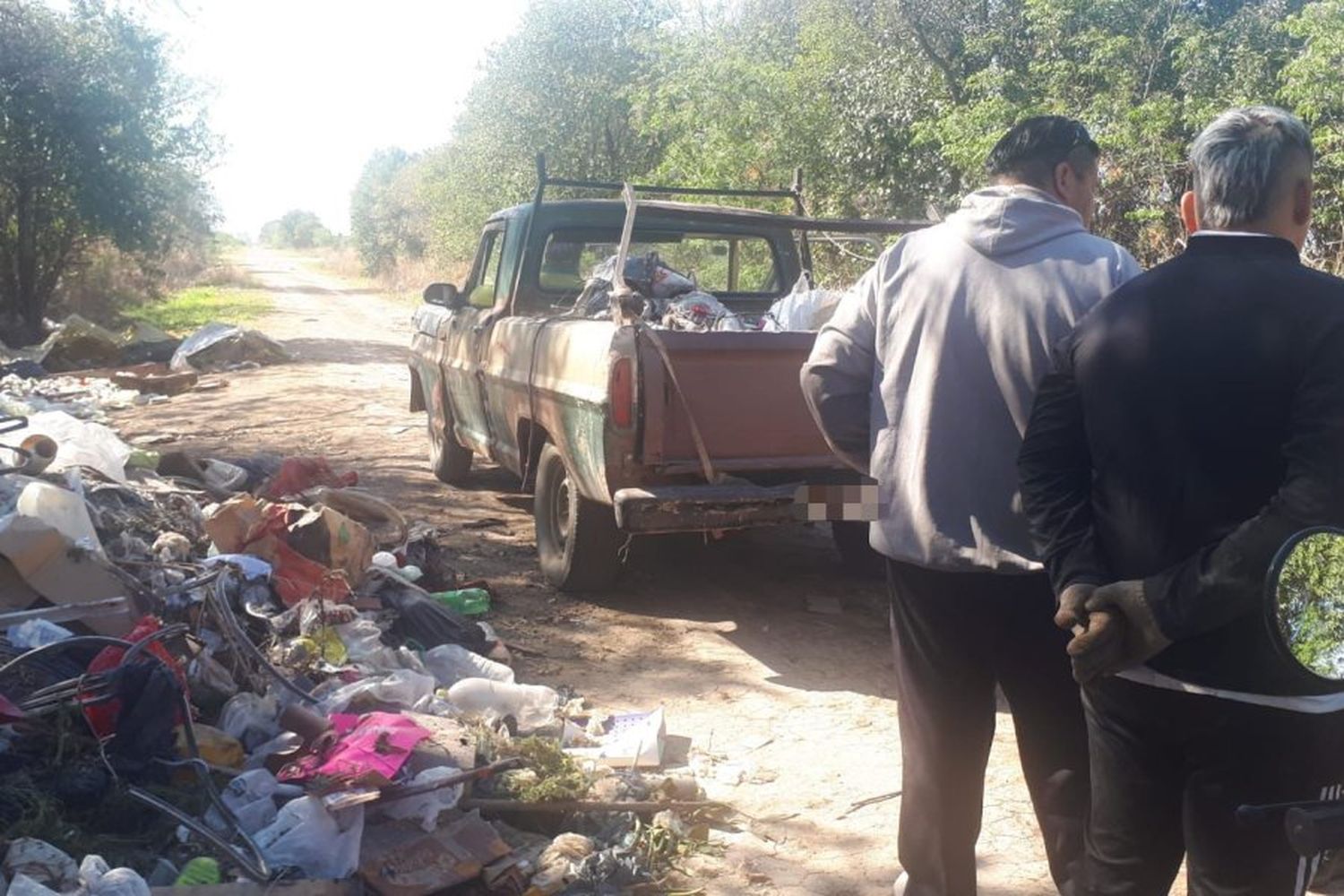 Se infraccionó a particular que arrojaba residuos en camino rural