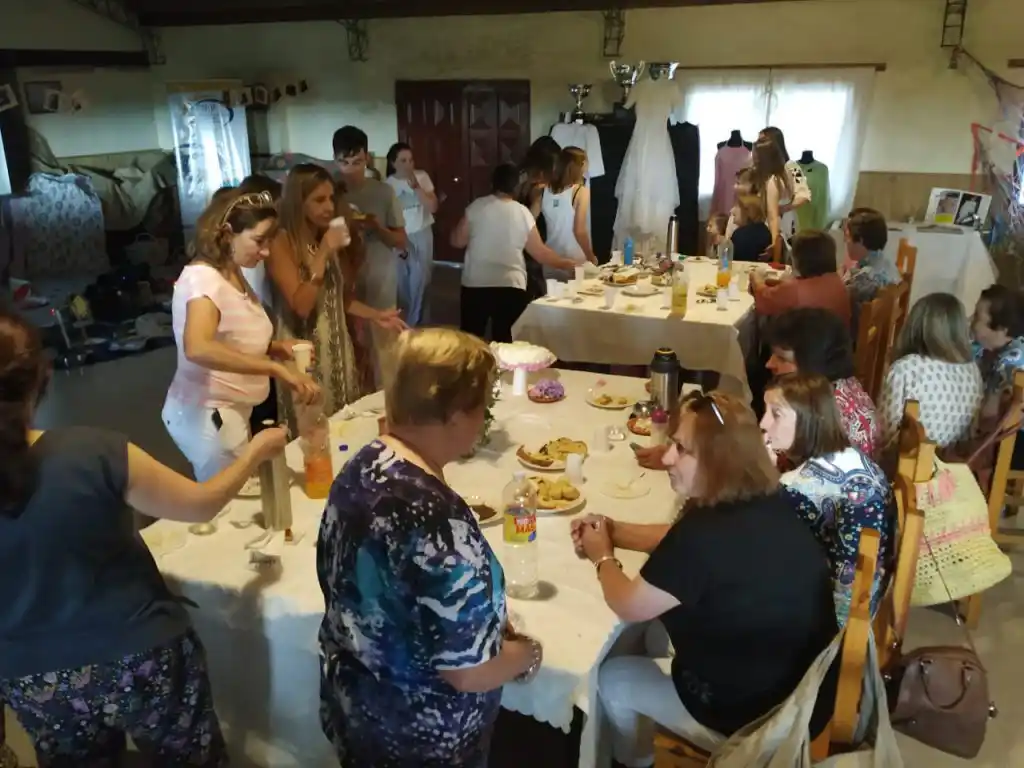  A través de sus mujeres rurales De la Canal busca recuperar el entramado social