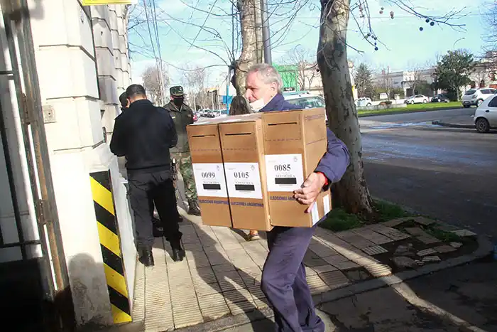 Arribaron las 249 urnas para las PASO