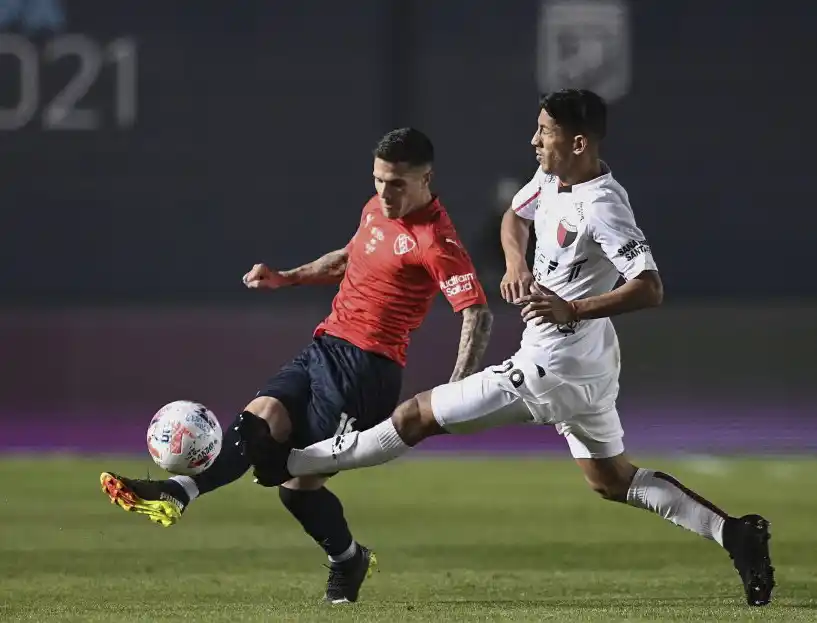 Bustos, parte de la defensa roja.