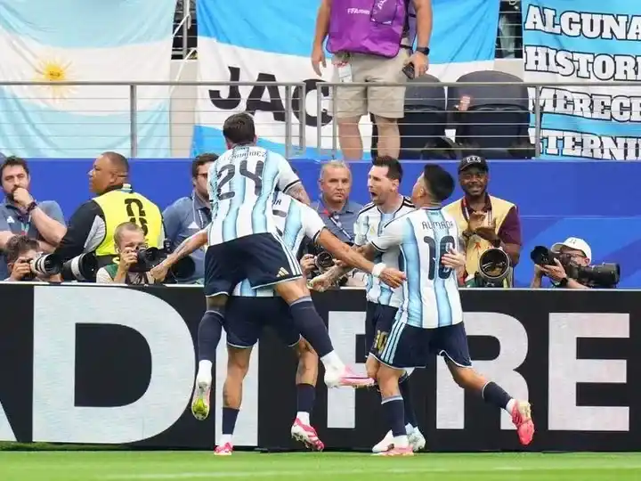 El jugador Lionel Messi celebrando su segundo gol. Foto: Agencia NA (Florencia Arroyos)
