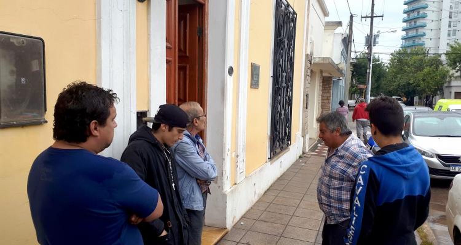 Río Tala: examinan al joven que resultó herido en la persecución para saber si la lesión es de bala