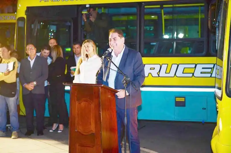 Intiman a Crucero del Sur y al Municipio 
a que normalicen el servicio de transporte