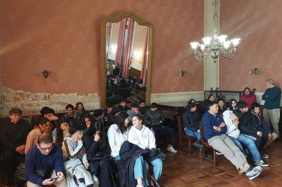 Estudiantes de la secundaria 17 presenciaron la sesión del Concejo Deliberante