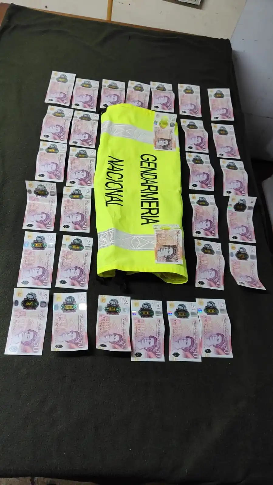 Gendarmería Nacional incautó libras esterlinas en control de rutas 14 y 18