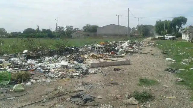 Vecinos de Malvinas Argentinas cortan calles por un microbasural