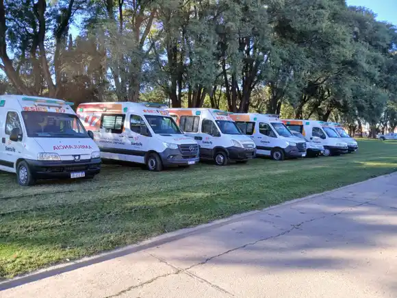 Provincia entregó ambulancias para reforzar el sistema de salud en el departamento Castellanos
