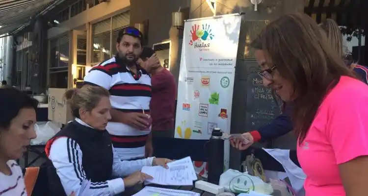 Espectáculos y solidaridad en la maratón nocturna de Huellas San Pedro