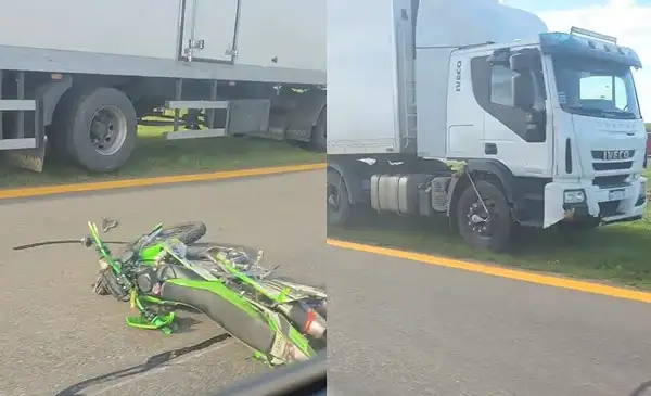 Por circunstancias que todavía son materia de investigación, un camión de la marca Iveco colisionó con una motocicleta conducida por un joven de no más de 30 años