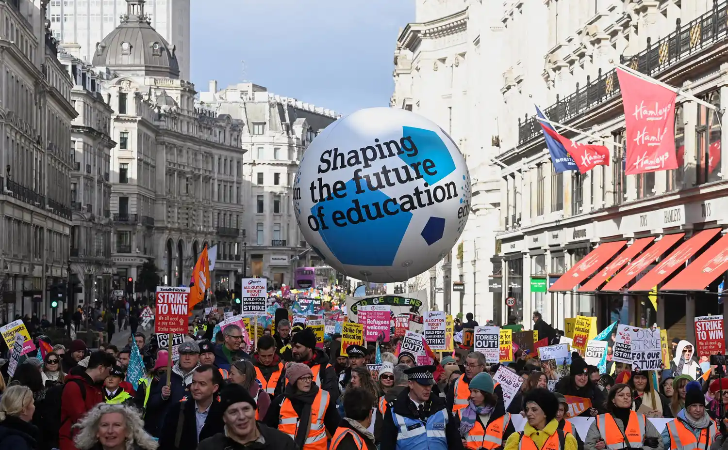 Casi medio millón de británicos participó en una huelga histórica por mejores salarios