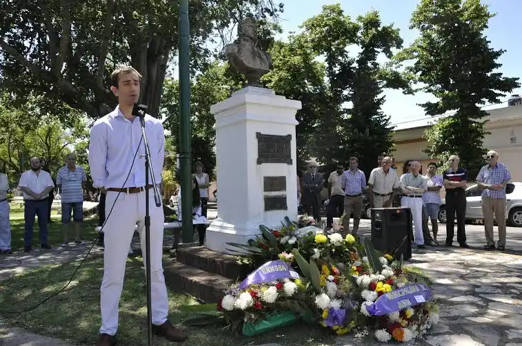 Petrecca encabezó el acto por el Aniversario de Junín