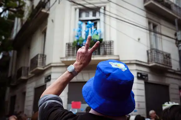 "Bessent o Perón", la frase de CFK en un audio difundido desde su casa por el Día de la Lealtad