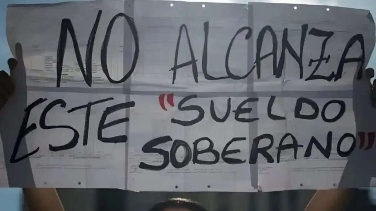 MÁS DE DOS AÑOS SIN AUMENTO: «estancamiento» del salario ha PULVERIZADO EL AHORRO del venezolano