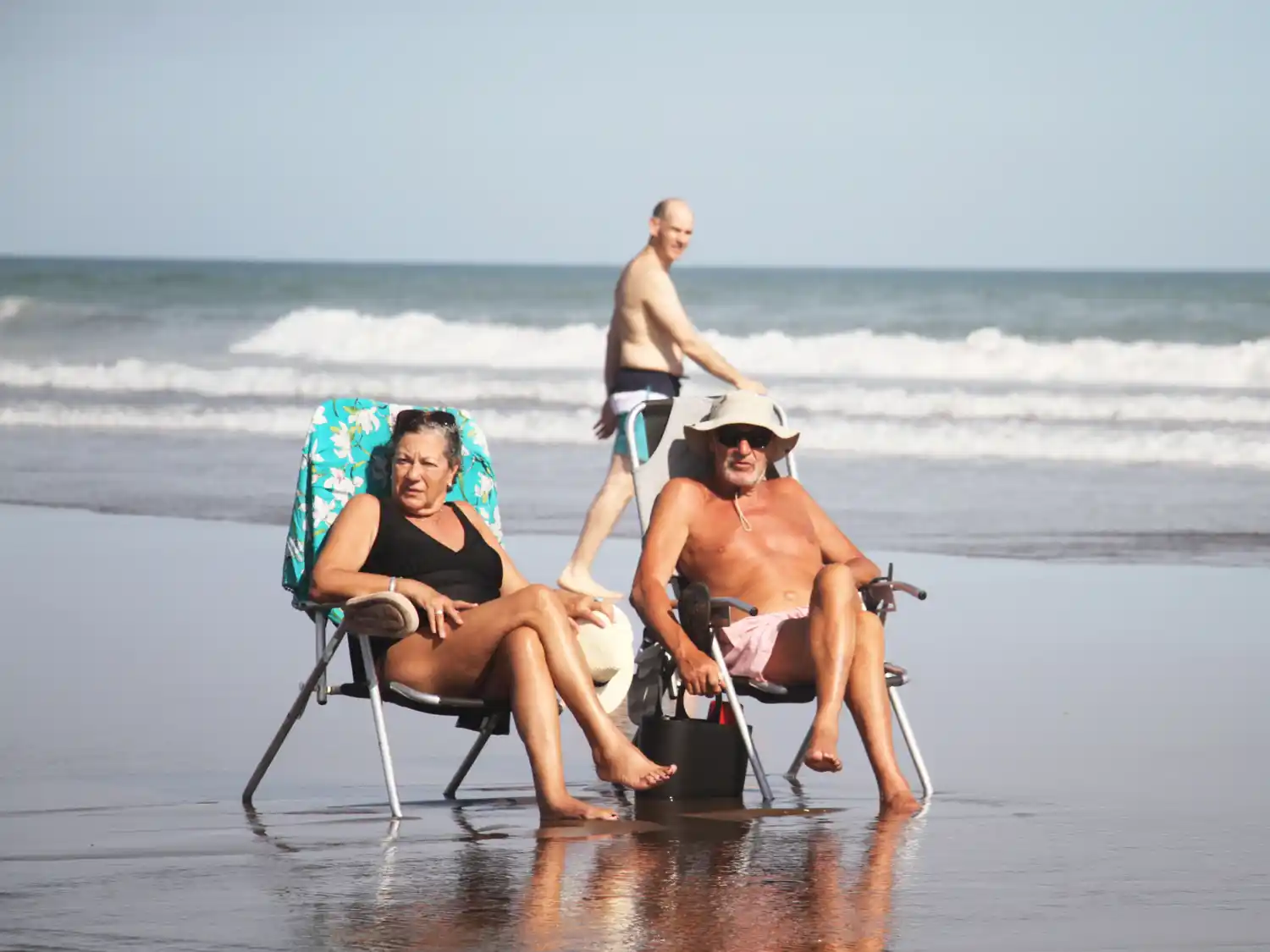 El clima y las condiciones de playa se presentaron ideales este lunes en Claromecó