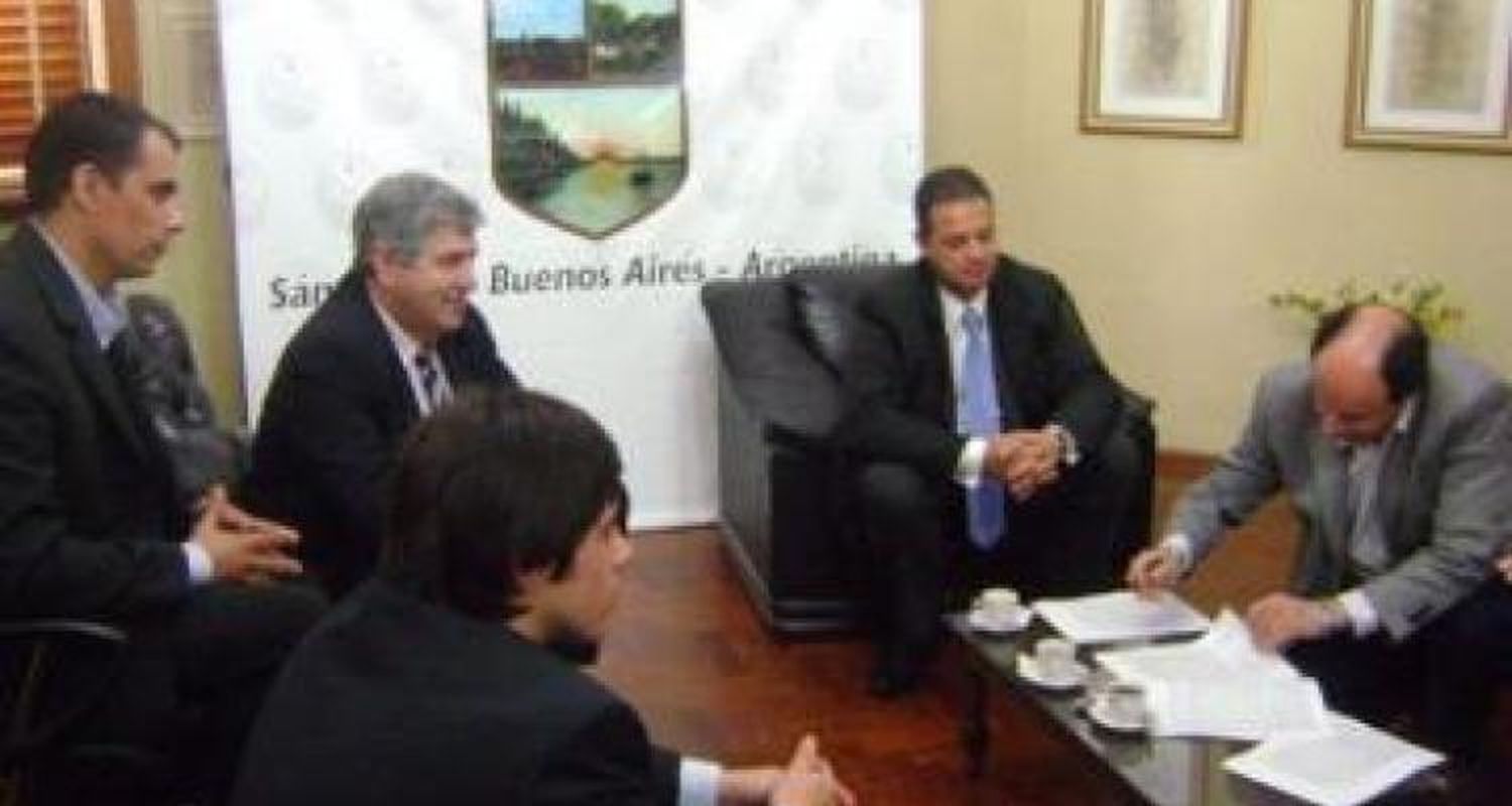 La Municipalidad firmó contrato para la privatización de las tasas