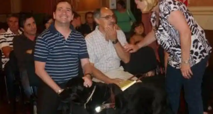 Maximiliano Marc encabezó charla sobre perros guía