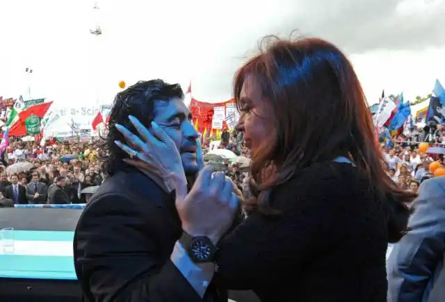 Diego Maradona respaldó a Alberto Fernández y Cristina Kirchner