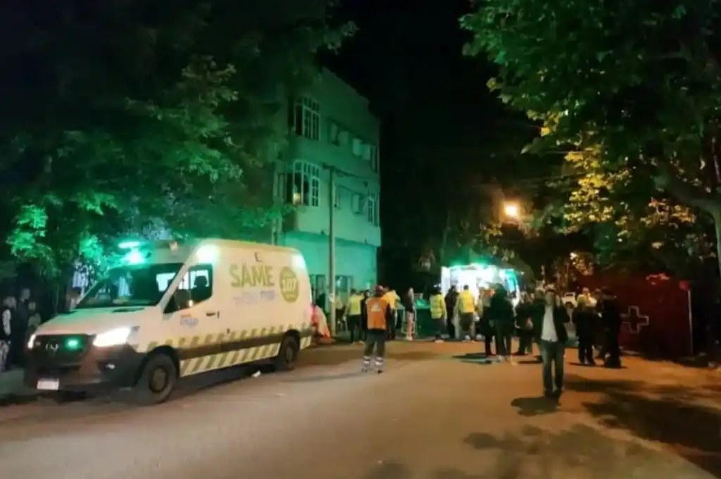 Investigan las causas de un incendio fatal en un geriátrico.