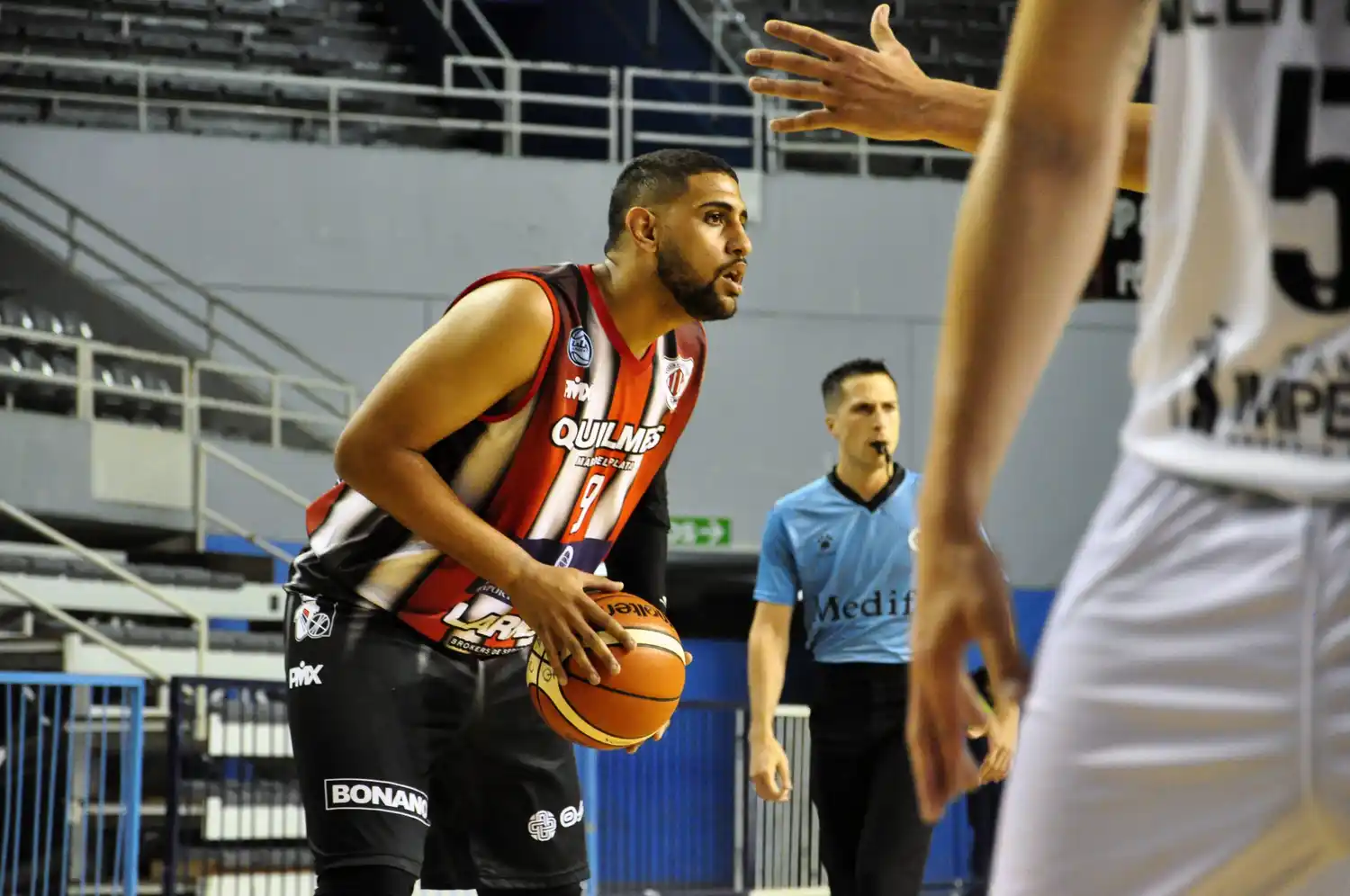 Quilmes se hace fuerte en casa: venció a Villa Mitre