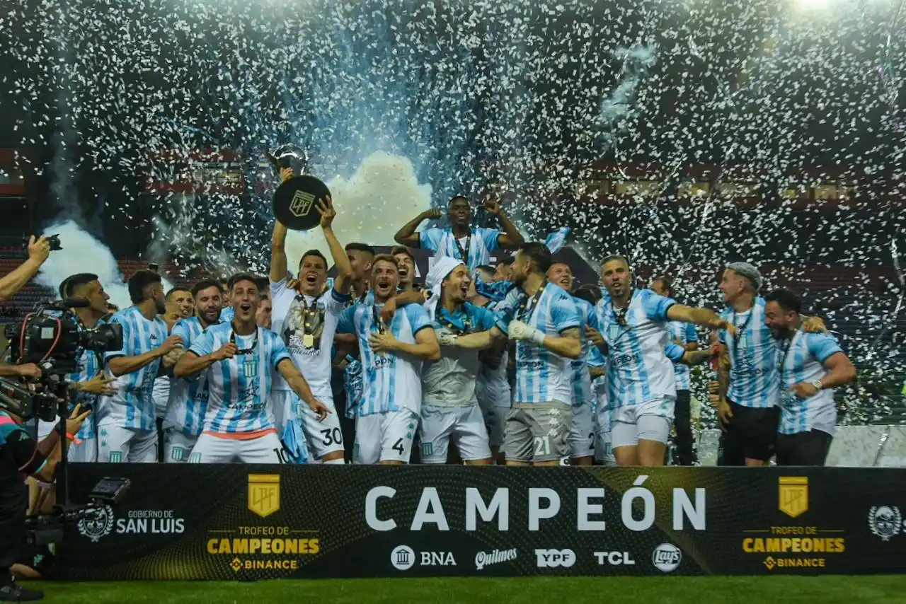 Racing venció a Boca y se quedó con el Trofeo de Campeones