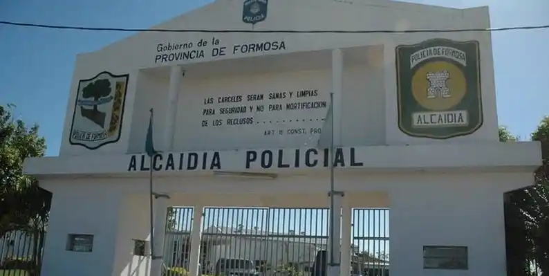 El sujeto fue detenido en el barrio 20 de Julio, trasladado a la sede policial y alojado en la UPP Nº 6 a disposición de la Justicia.