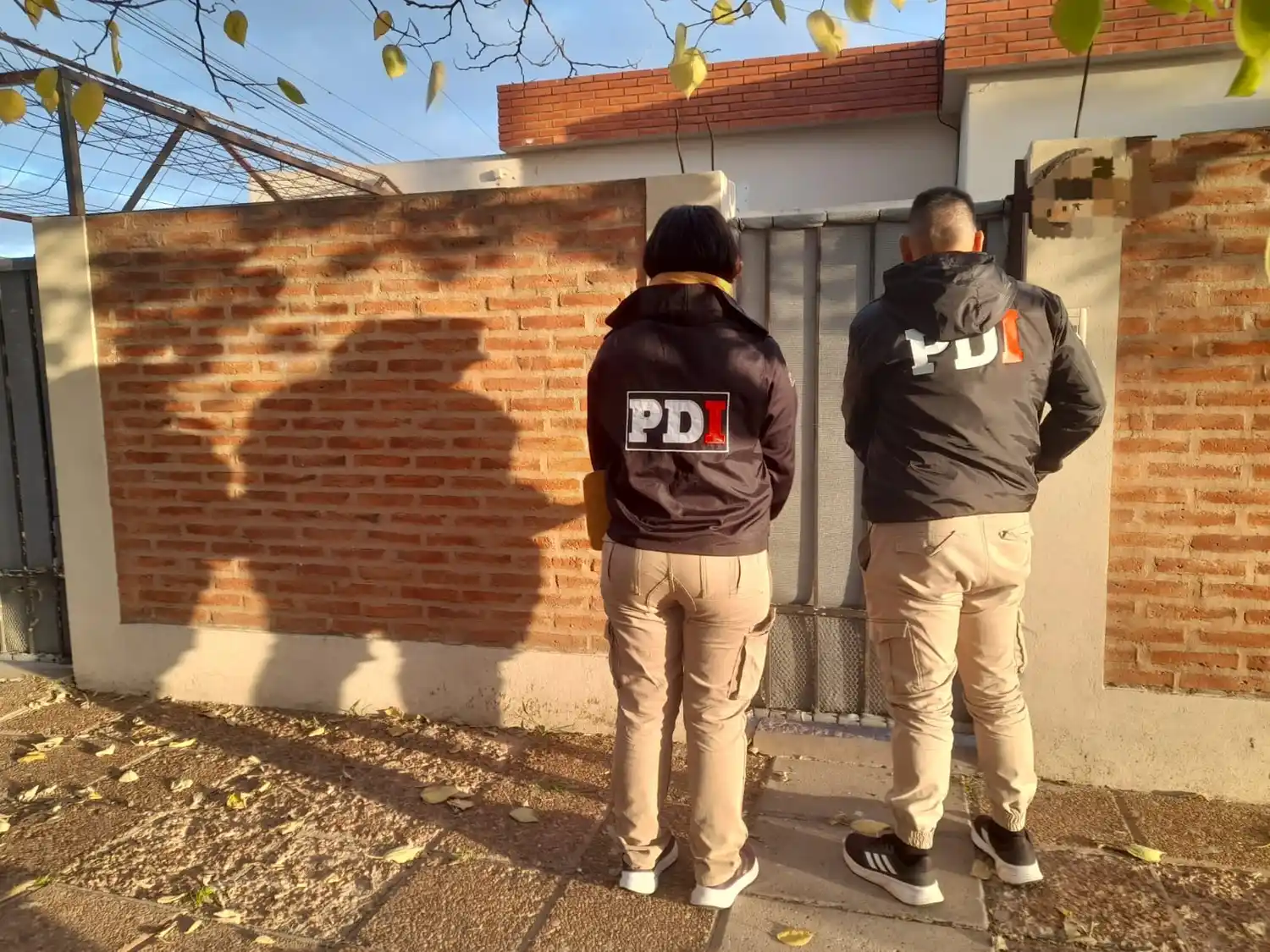 Barrio Juan de Garay: PDI realizó una requisa y secuestró elementos vinculados a un hurto en un taller mecánico