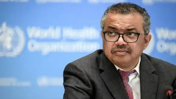 POR POCO y la CUENTA: jefe de la OMS estaba en el aeropuerto de Yemen  durante bombardeos israelíes