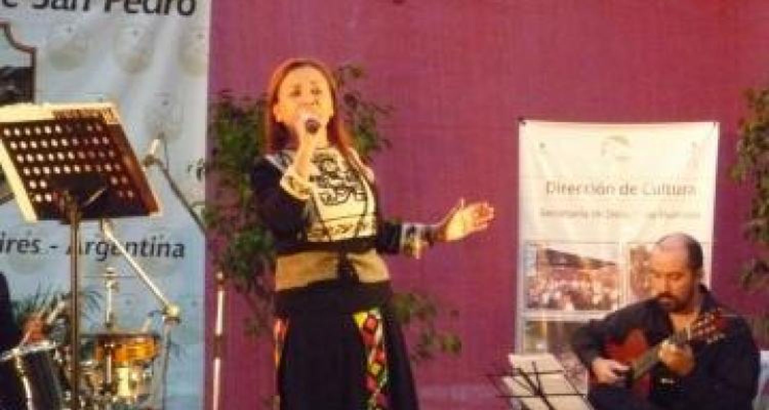 Suna Rocha cerró el programa cultural