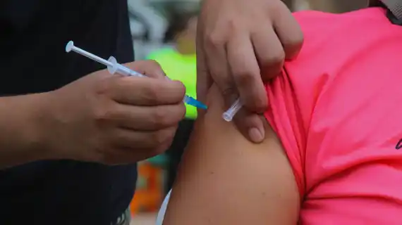 Avanza la vacunación para prevenir bronquiolitis y fiebre amarilla