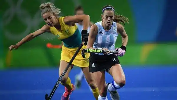 Las Leonas volvieron a caer y definirán ante India el pase a cuartos