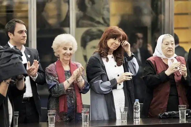 Bajo la lluvia, Cristina inauguró el Sitio de Memoria en la ex ESMA