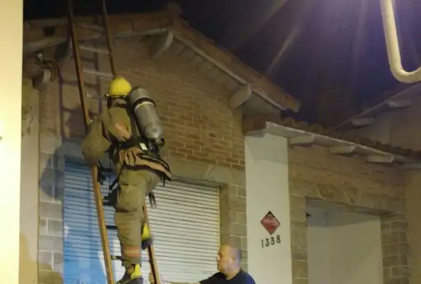 Incendio en Yrigoyen al 1300 por un pastilla contra murciélagos
