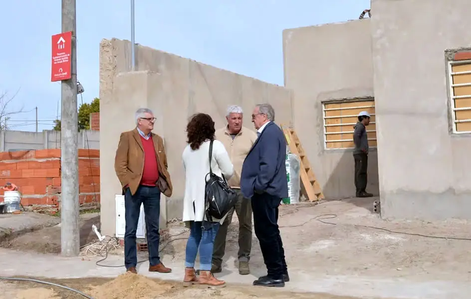 Visita. El intendente Lunghi recorrió la obra