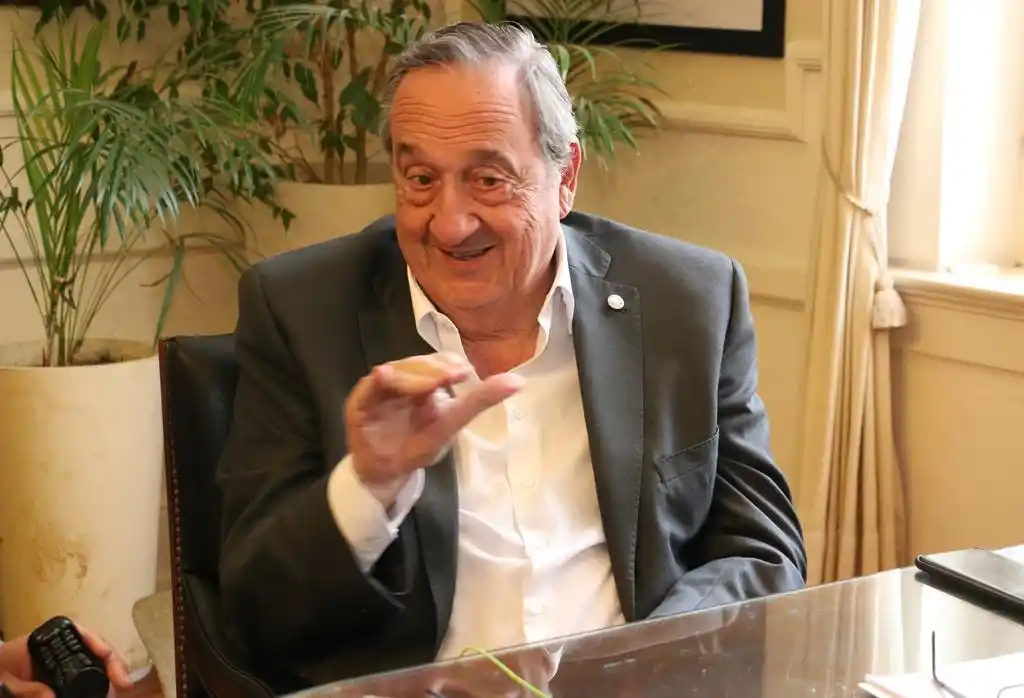 El Ejecutivo mantiene consultas y analiza el  alcance de la adhesión al recorte de cargos
