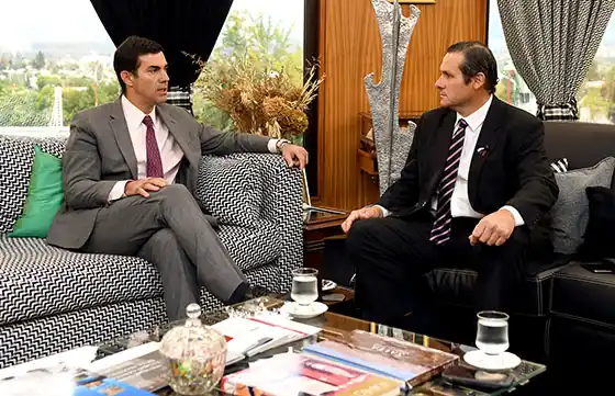 Urtubey recibió al intendente de Dolores, Camilo Etchevarren