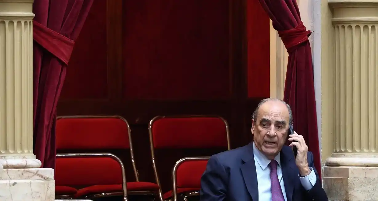 El Jefe de Gabinete, Guillermo Francos, acelera las conversaciones con los diputados aliados para que las iniciativas libertarias no sufran todos los recortes votados en el Senado. Foto: REUTERS / Agustín Marcarian / Archivo.