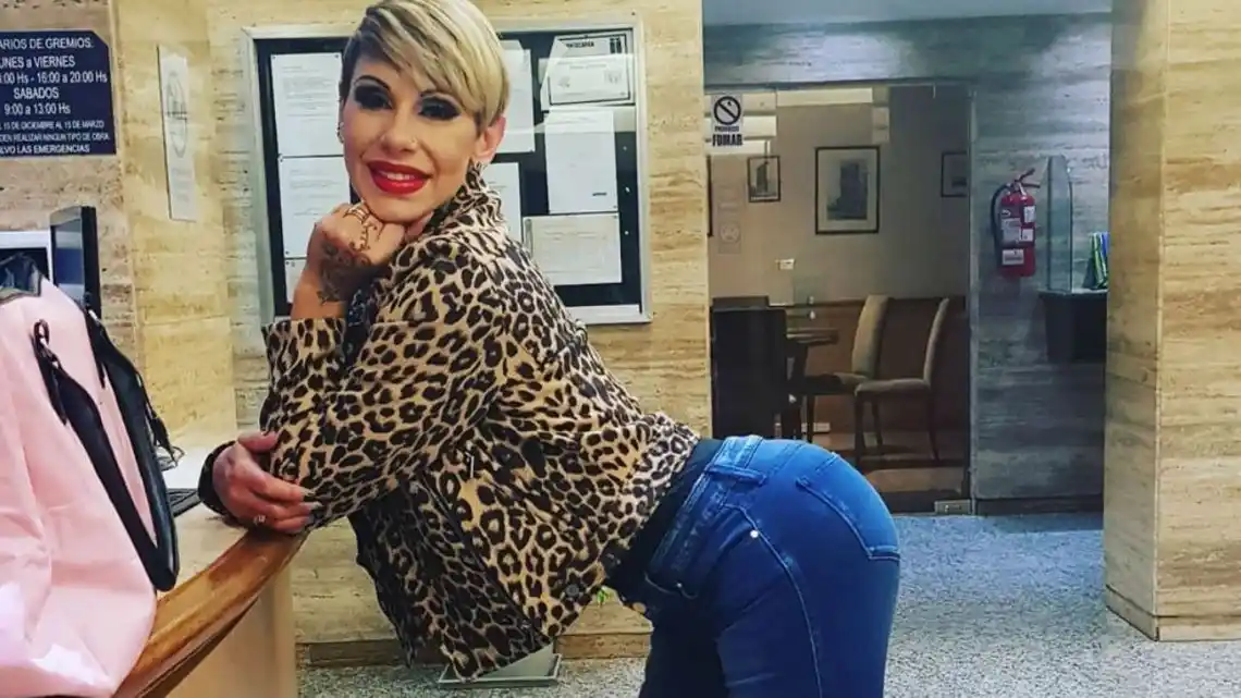 Mónica Farro al borde de la censura por una imagen en la cual está totalmente desnuda