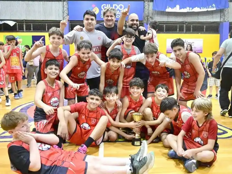 Se disputó la Copa U11 en el
Cincuentenario y Sarmiento