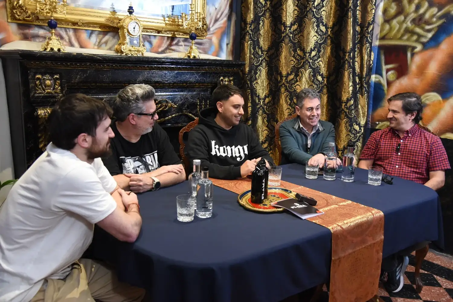 Fogón de Flama sobre comunicación, participaron Gonzalo Rotonda, Claudio Andiarena, Santiago Hourcade, Gustavo Rech y Andrés Badía.