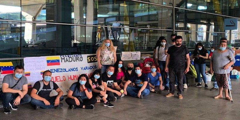 300 venezolanos varados en Madrid parten de regreso a Caracas
