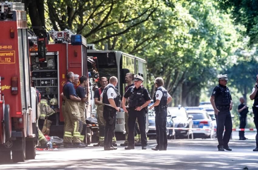 Alemania: apuñalaron a 12 personas en un colectivo