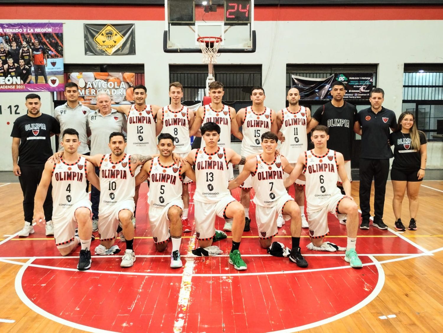 El "Rojo" de barrio San Martín ganó y quedó a un paso de semifinales. Foto: Fabián Gallego