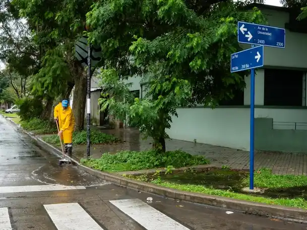 La Municipalidad avanza con los trabajos de higiene a causa de las tormentas que afectaron a la ciudad