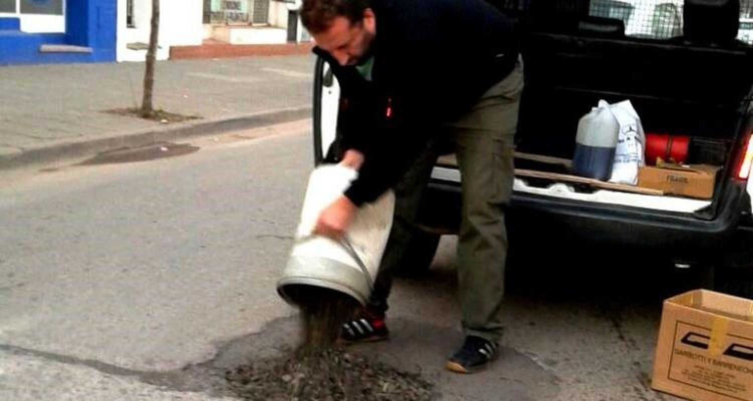 Cansados de esperar, taparon el pozo