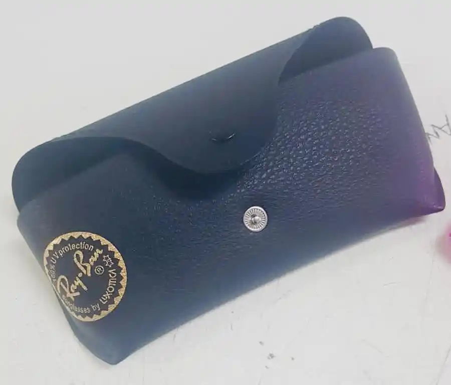 Buscan estuche de anteojos