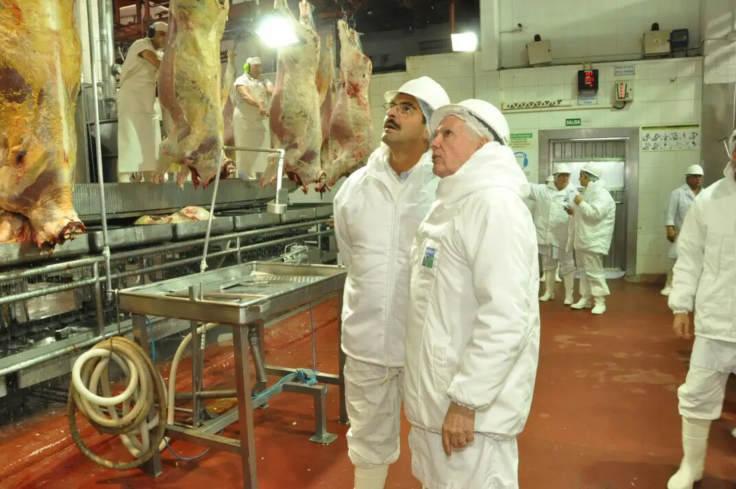 Sarquís recorrió ampliación del frigorífico ArreBeef en Ramallo donde crearán 300 nuevos empleos