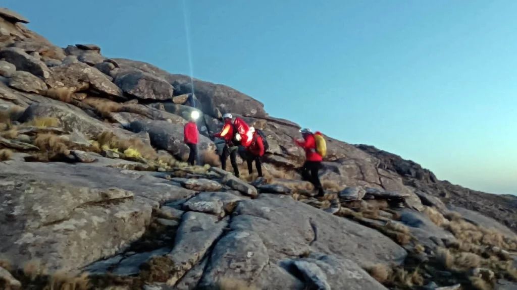 Un contingente de estudiantes de Mar del Plata quedó varado en el cerro más alto de Córdoba