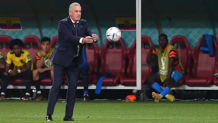 "Tengo que analizar si sigo dirigiendo", aseguró Alfaro