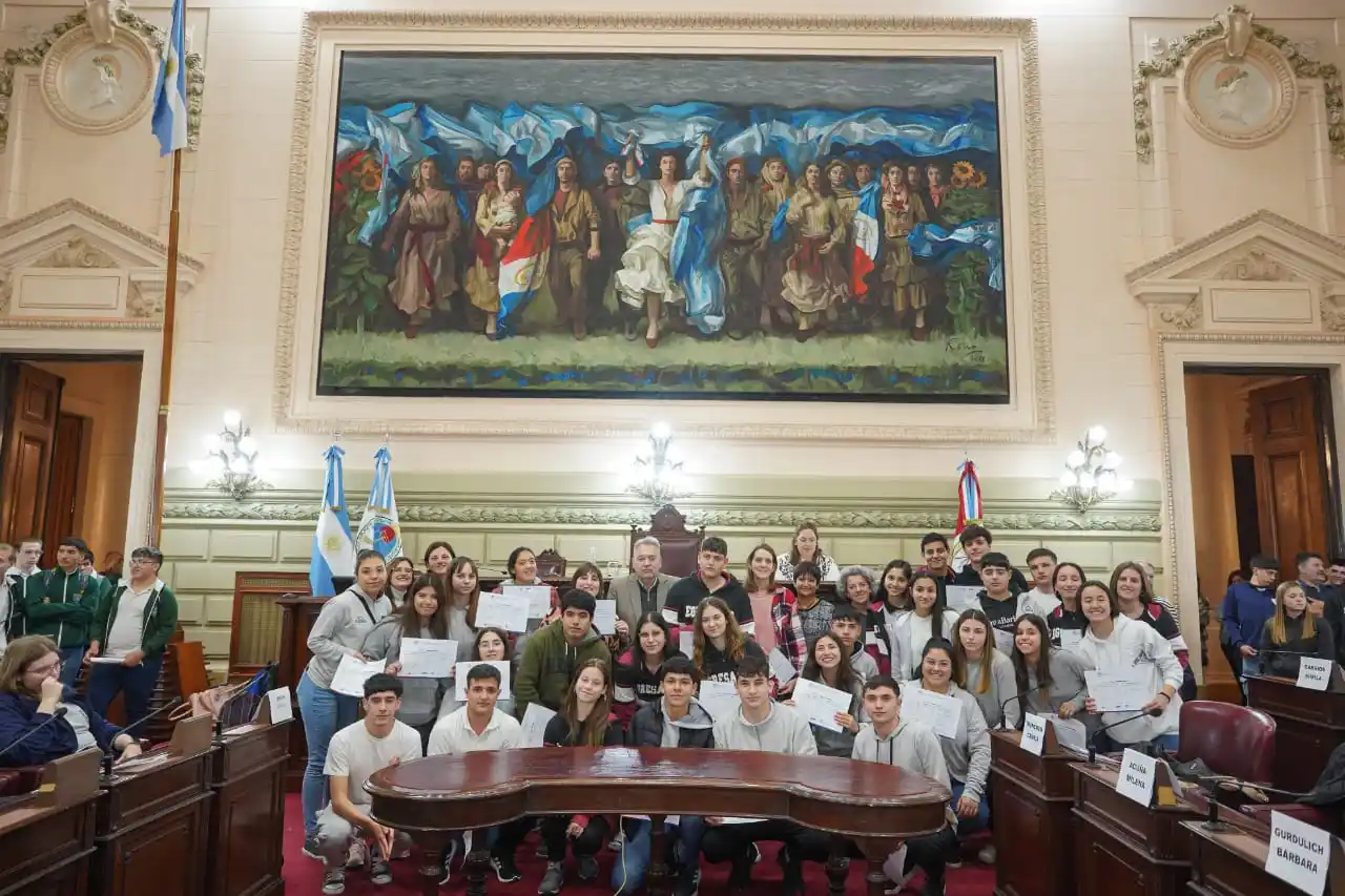 Los estudiantes de Carreras llevaron propuestas contundentes al recinto de la Cámara baja provincial